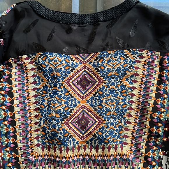 John Mark Floral Embroidered Multi Print Split Neck Wide 3/4 Sleeve Tunic. - Picture 10 of 13